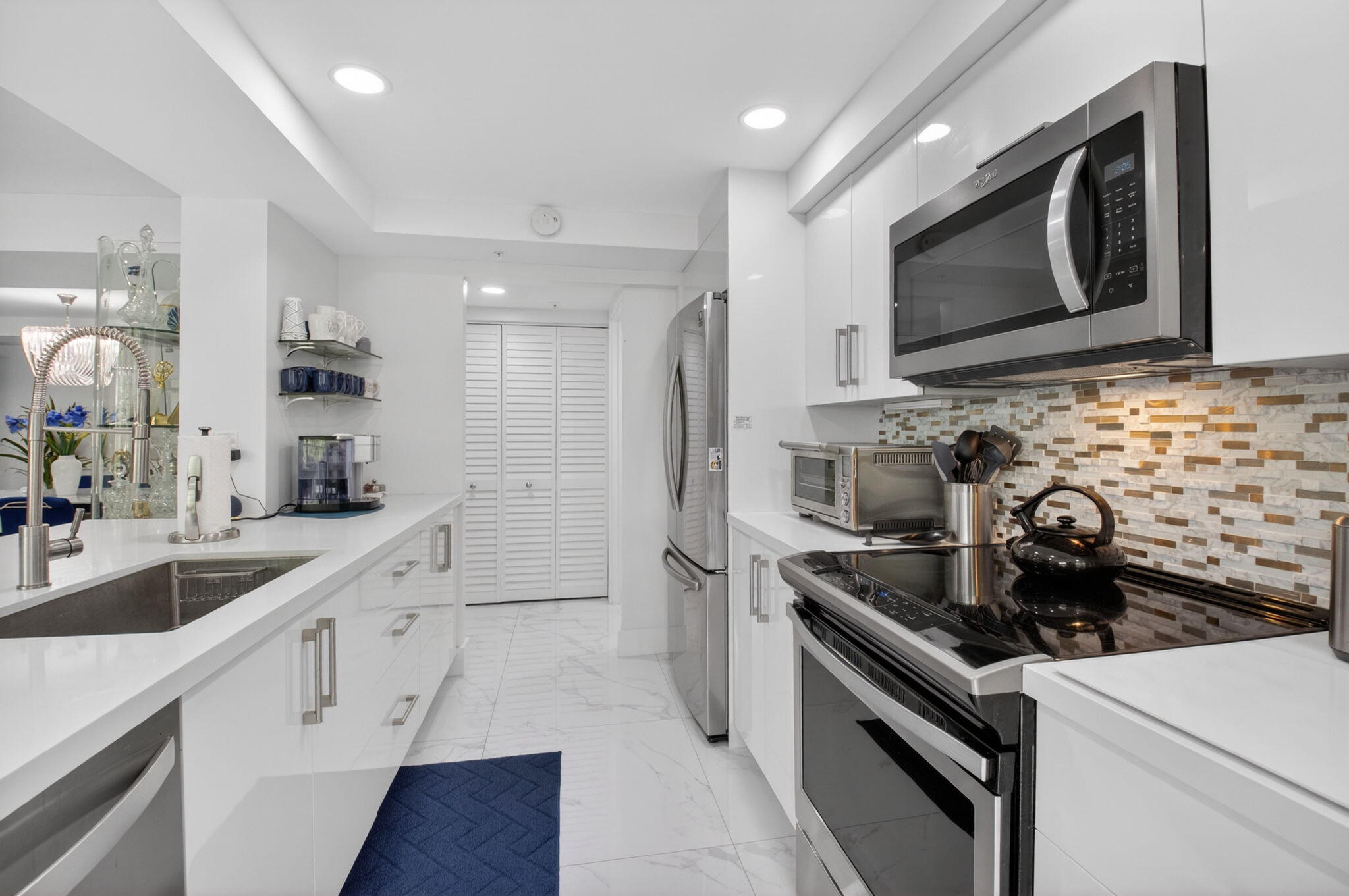 LAUREL OAKS & LAUREL OAKS CONDO - Residential