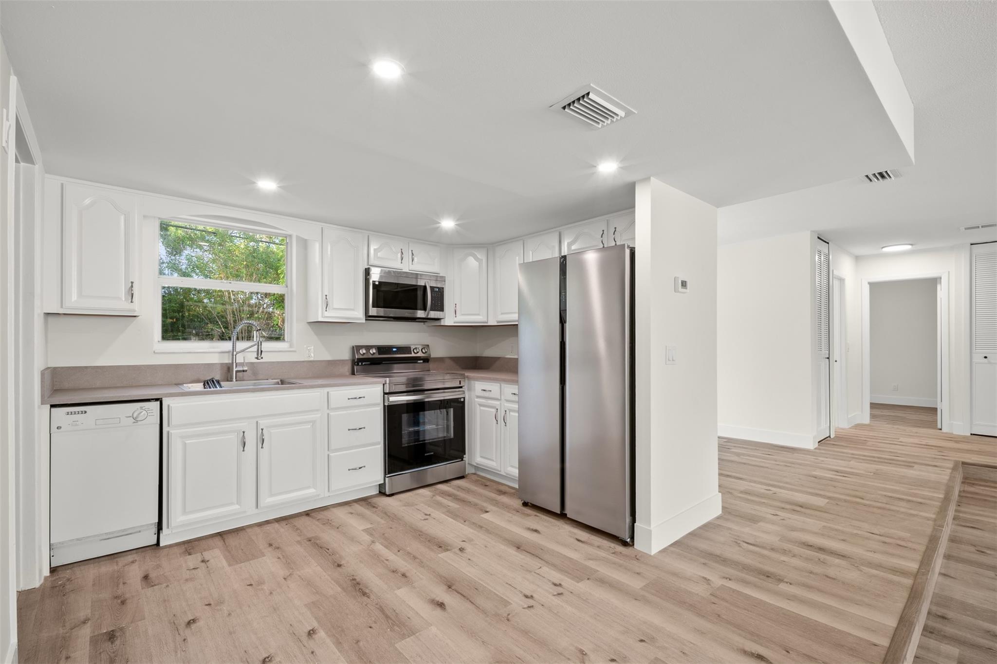 Ixora Park 7 - Residential