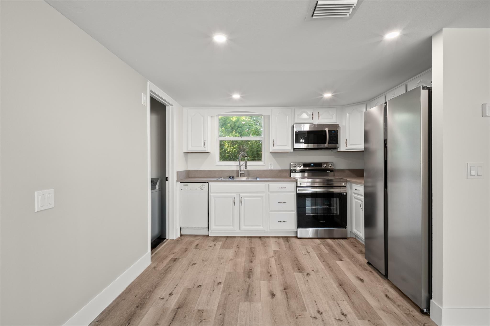 Ixora Park 7 - Residential