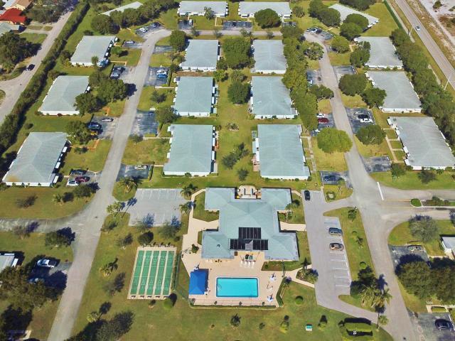 POINTE OVERLOOK CONDO - Residential