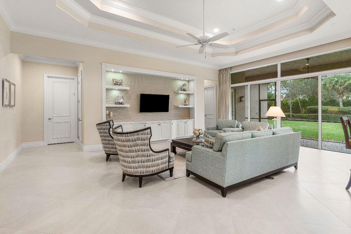 VALENCIA COVE - Residential