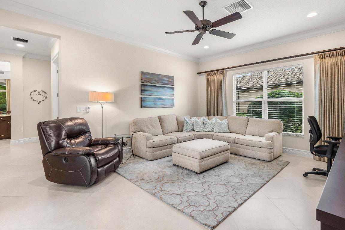 VALENCIA COVE - Residential