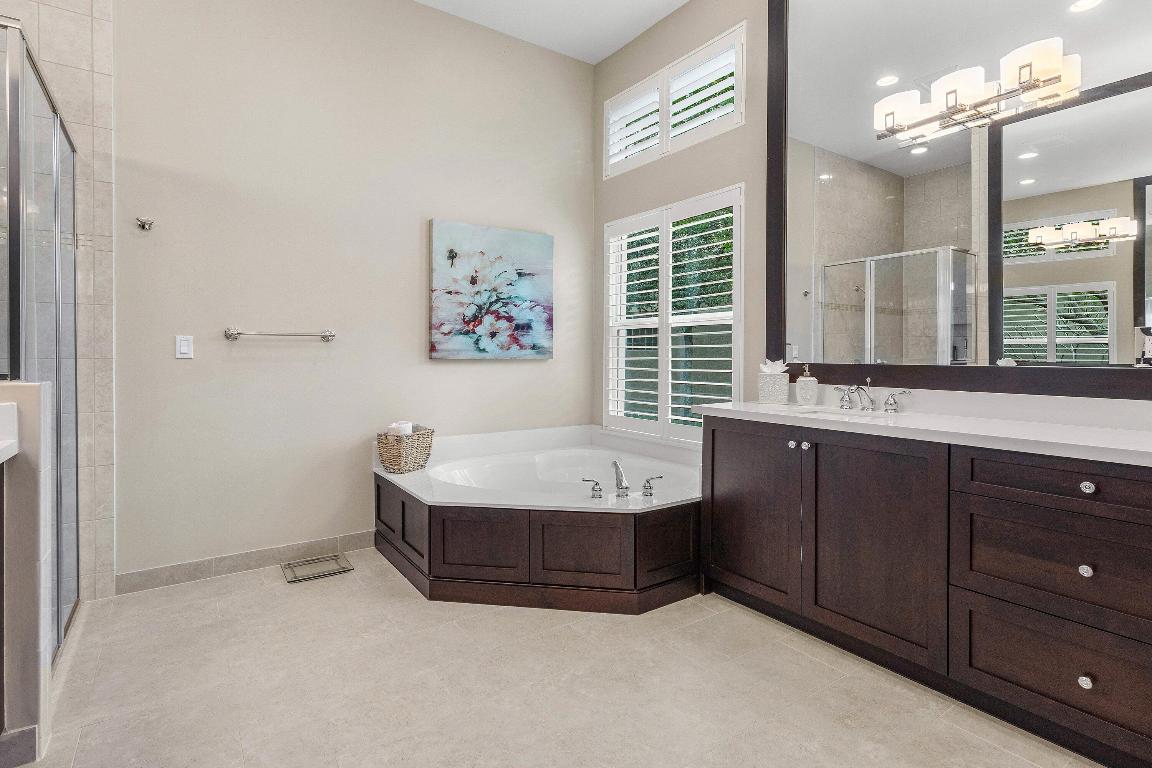 VALENCIA COVE - Residential