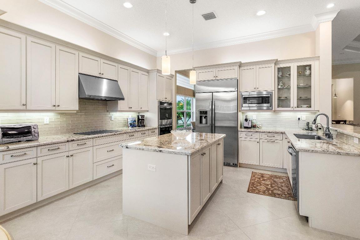 VALENCIA COVE - Residential