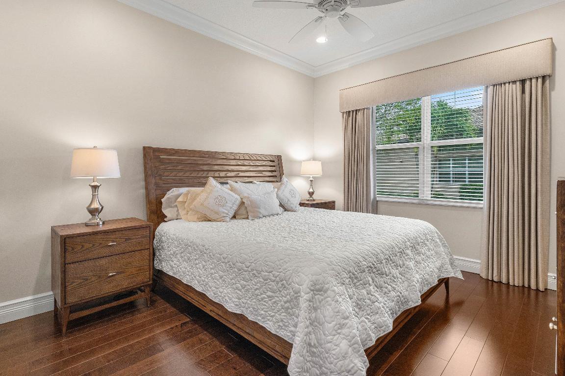 VALENCIA COVE - Residential