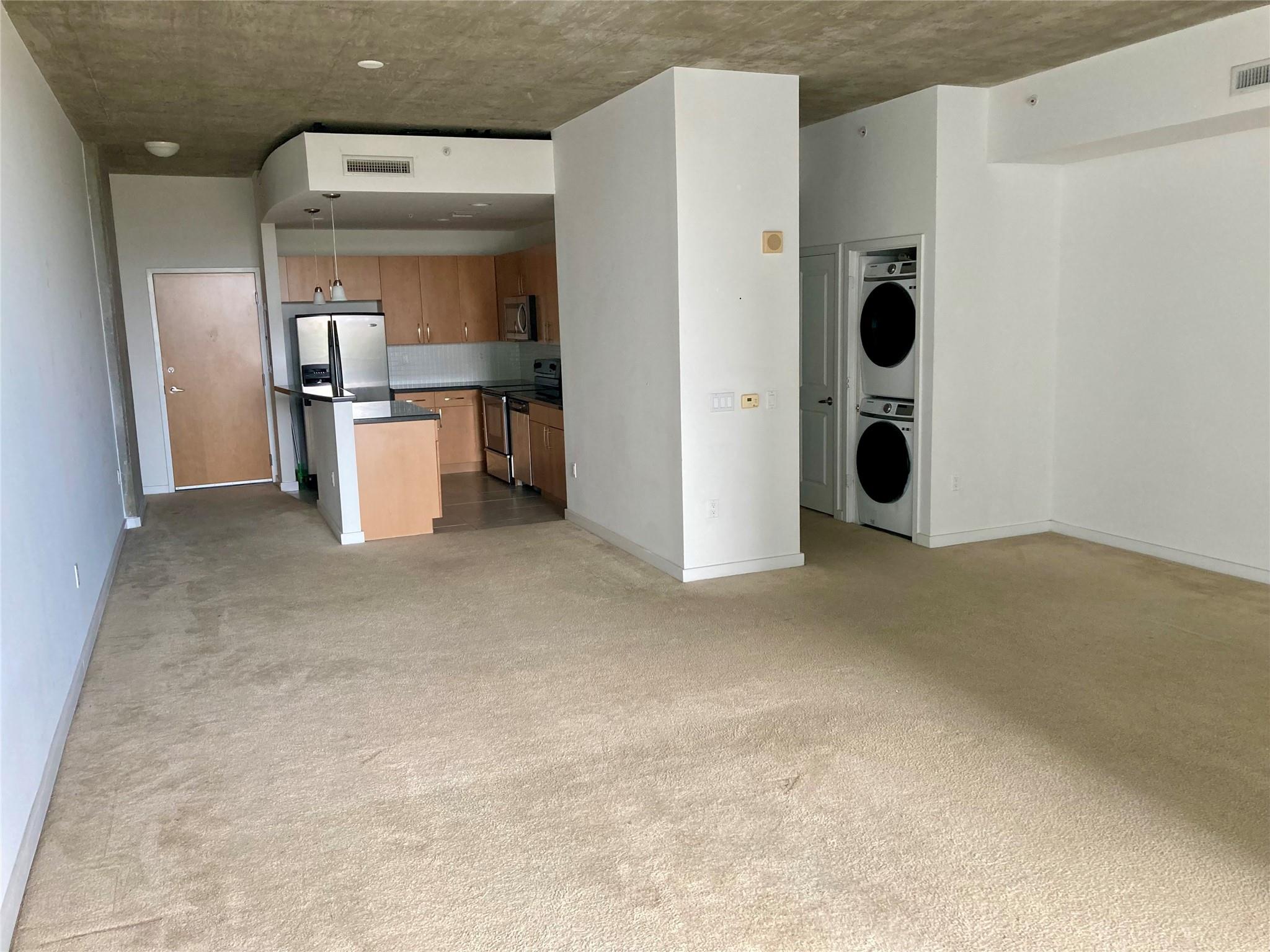 Roomy Studio Apartment with Panoramic views of West Palm Beach. High-rise building with multiple Amenities: Large, beautiful community Pool, Hot tub, well equipped Gym, jogging trail, clubhouse with HD TVs, WIFI access, 24hr security. Within walking distance from the Tri-rail & minutes from Palm Beach International Airport and a bike ride from the beach.