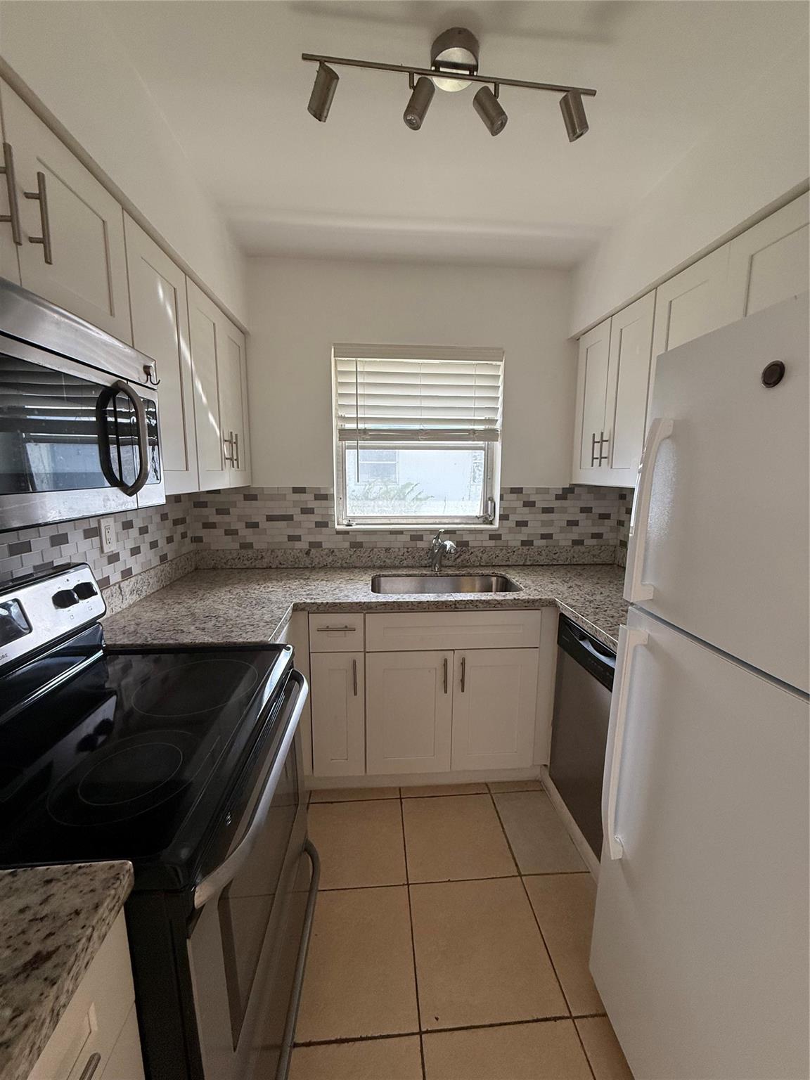 NORDINE HEIGHTS - Residential Lease