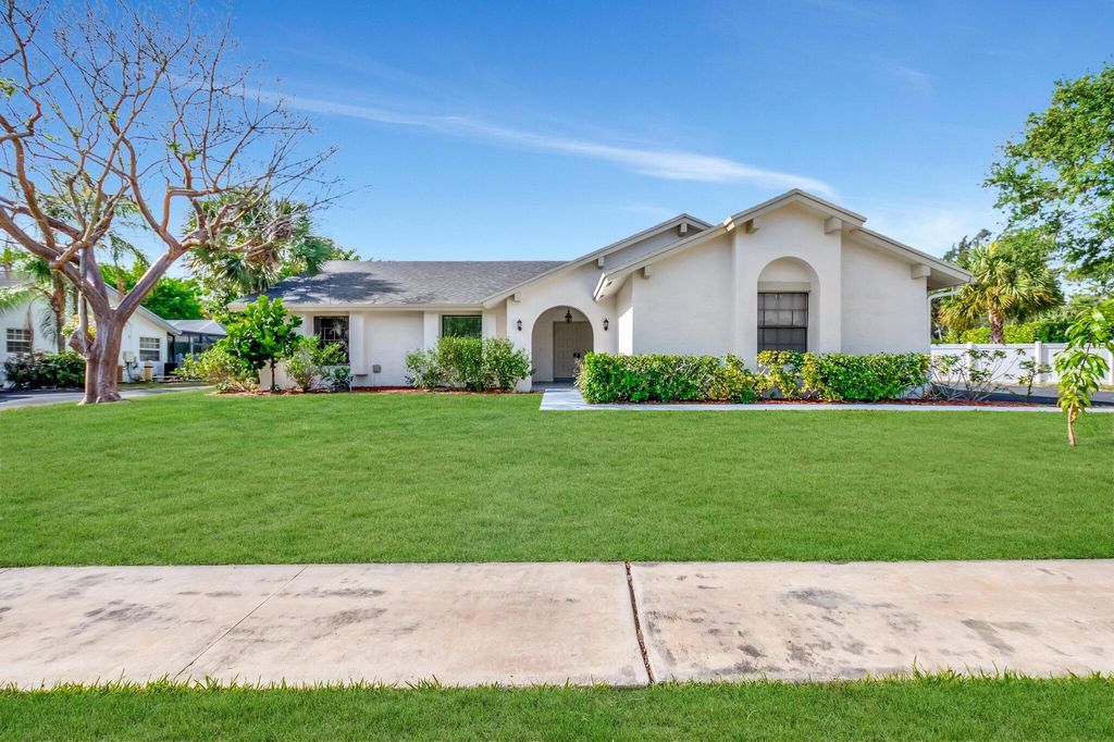 Photo of 10410 185th Street S, Boca Raton, FL 33498 (MLS # R11081377)