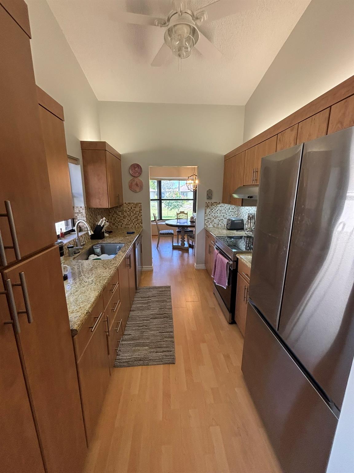 4928 Boxwood Cir