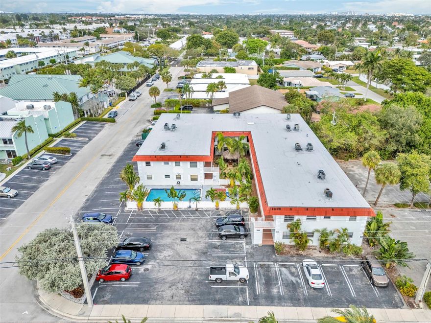 Spacious & Bright: 2 bedrooms, 2 bathroom unfurnished rental in Lighthouse Point. A fantastic location and a wonderful building awaits your arrival! Tile flooring throughout the unit, large bedroom closets as well as storage/linen closet, spacious living areas and a separate dining area. Enjoy the natural light, granite counters, en suite master bathroom, and so much more. This boutique community features a swimming pool, tropical landscaping, laundry facilities, courtyard with tiki area to enjoy, good parking, and an incredible location in the city. All ages, pets welcome, unfurnished, quick approval. Property has a new roof and more upgrades to come!
