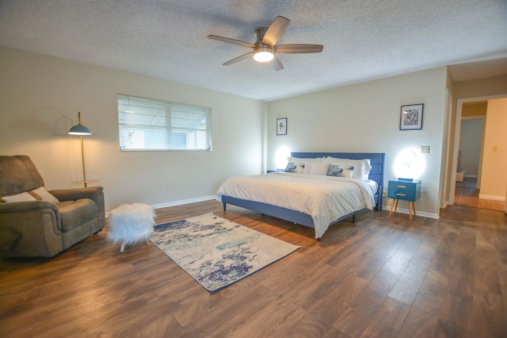 Photo of 1210 SW 26th Avenue, Boynton Beach, FL 33426 (MLS # R10998176)