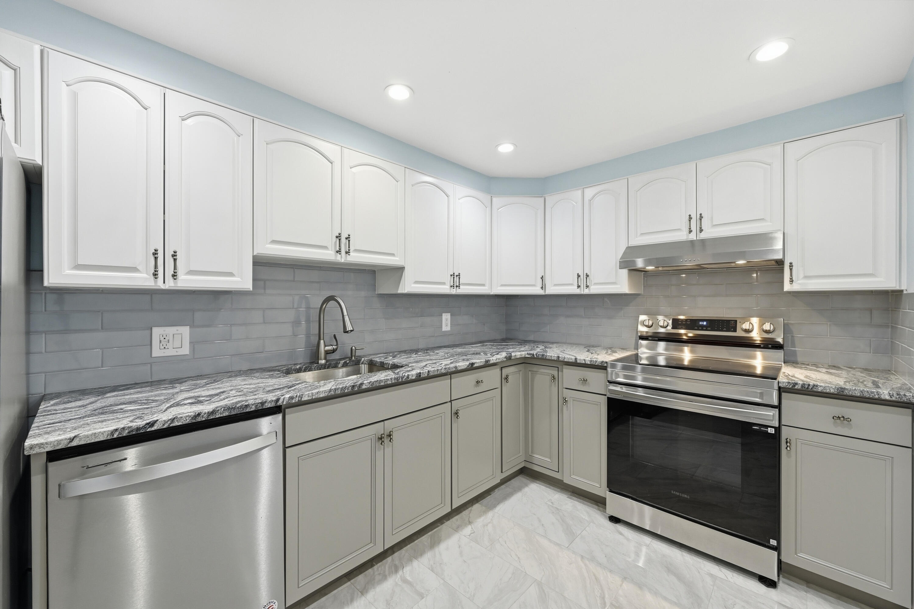 VALIANT HOUSE CONDO - Residential