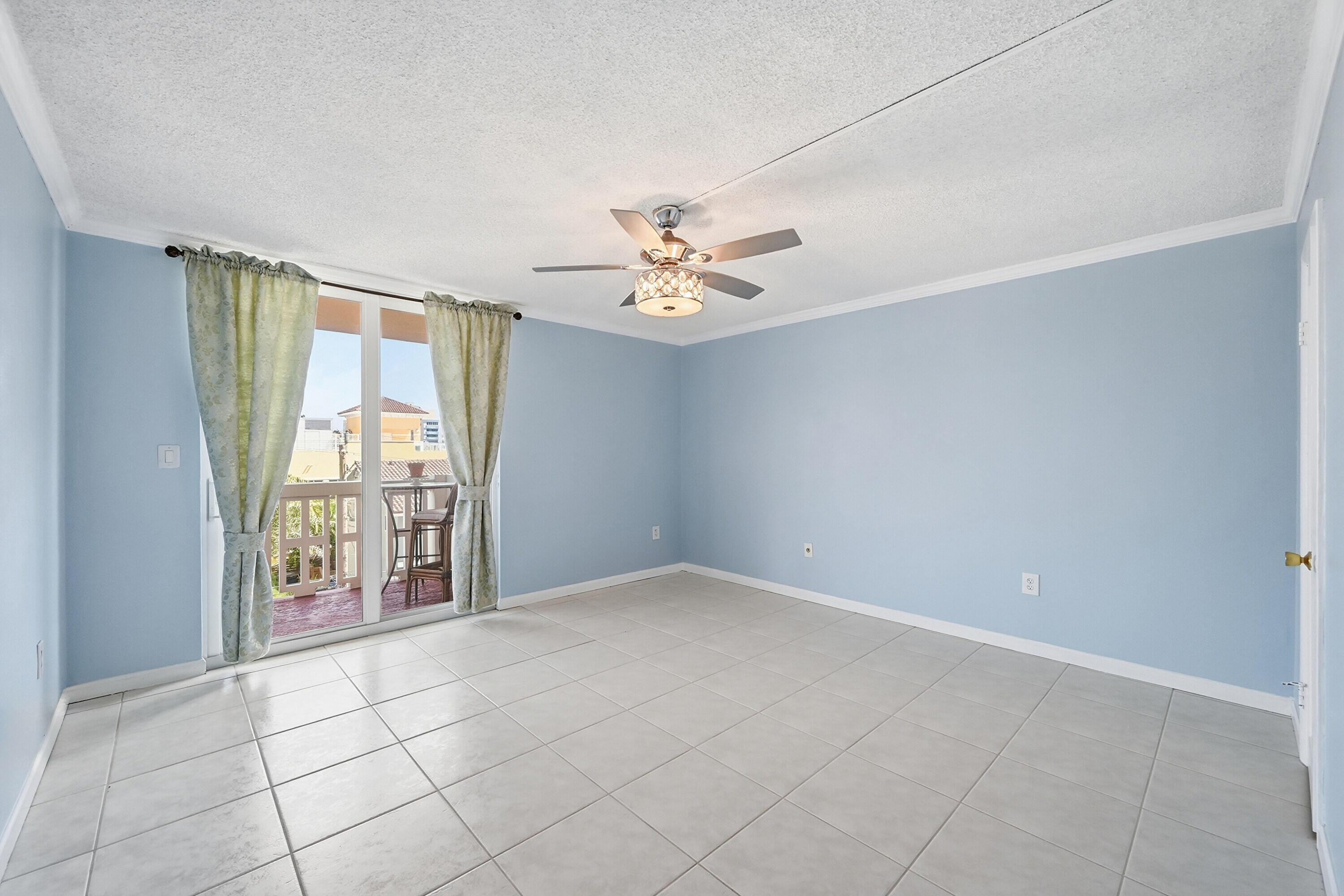 VALIANT HOUSE CONDO - Residential