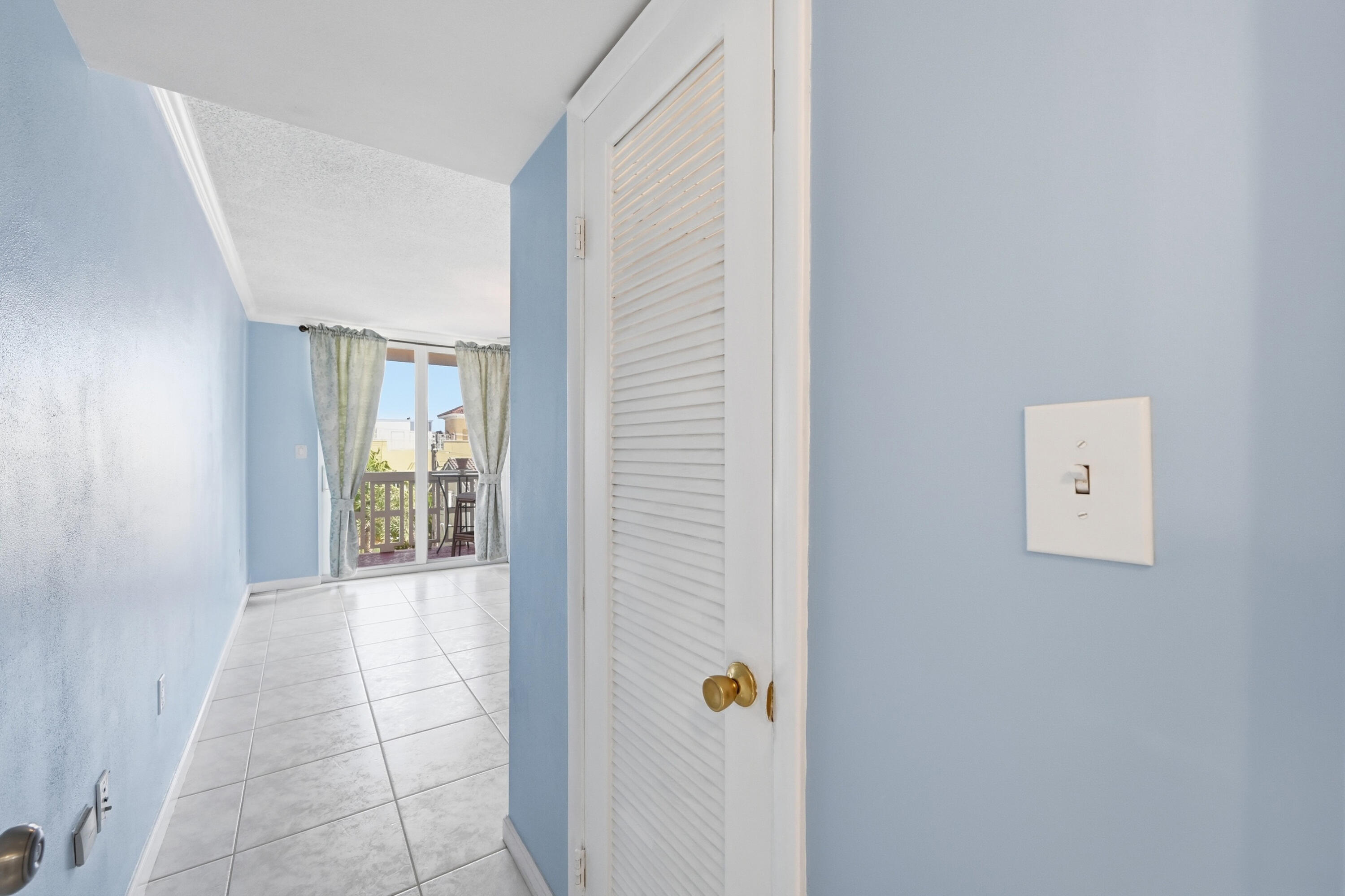 VALIANT HOUSE CONDO - Residential