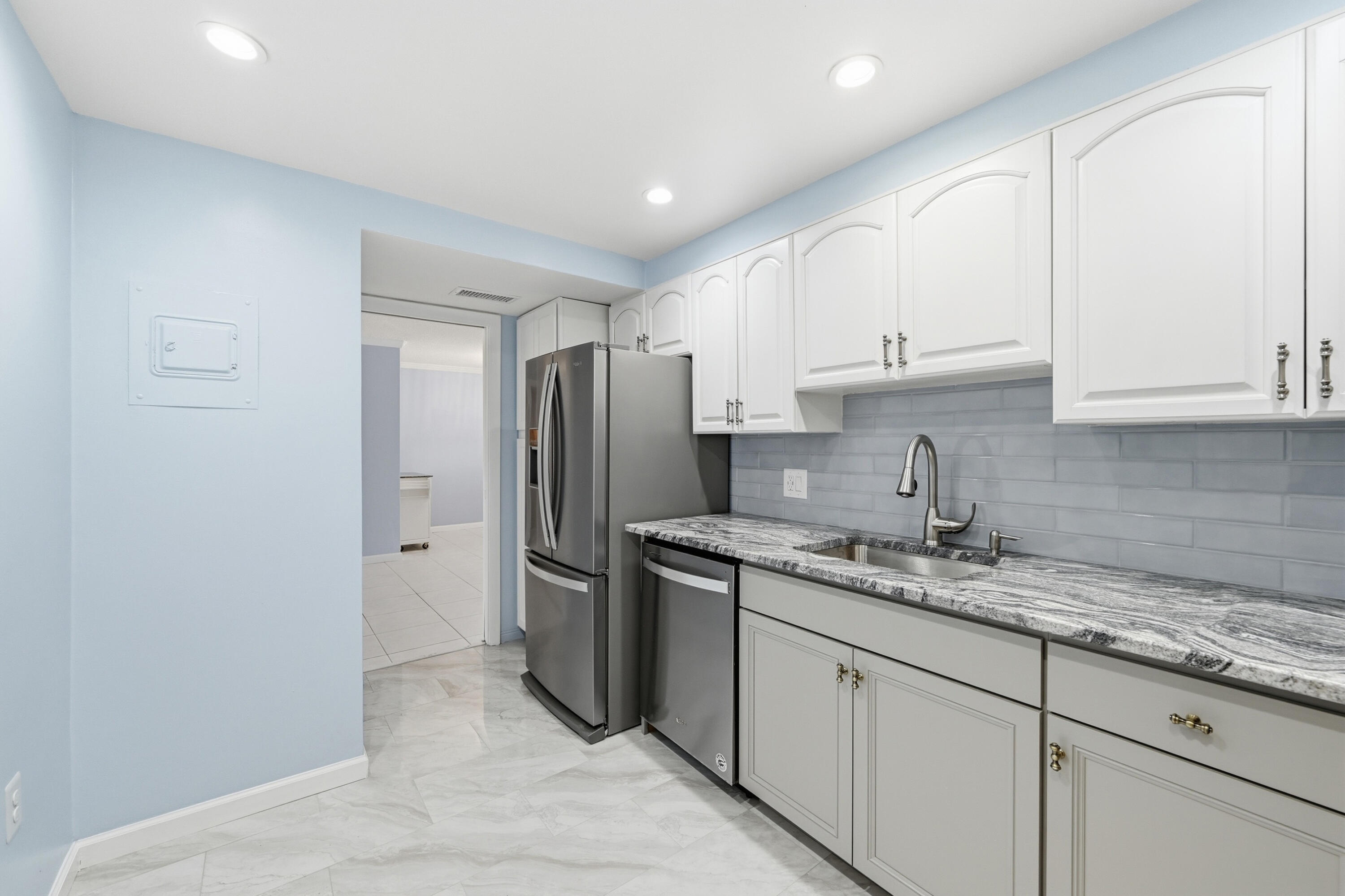 VALIANT HOUSE CONDO - Residential