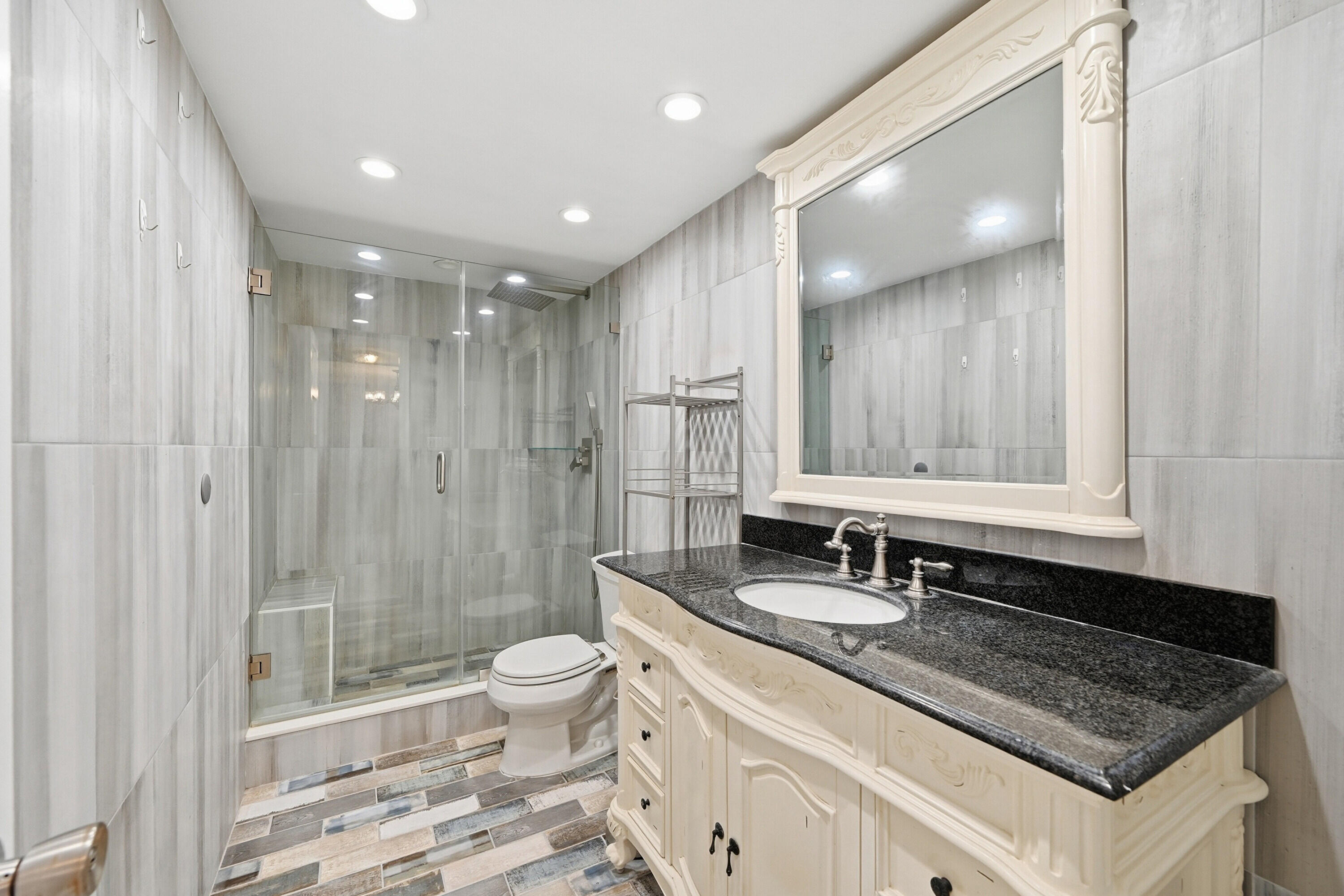 VALIANT HOUSE CONDO - Residential