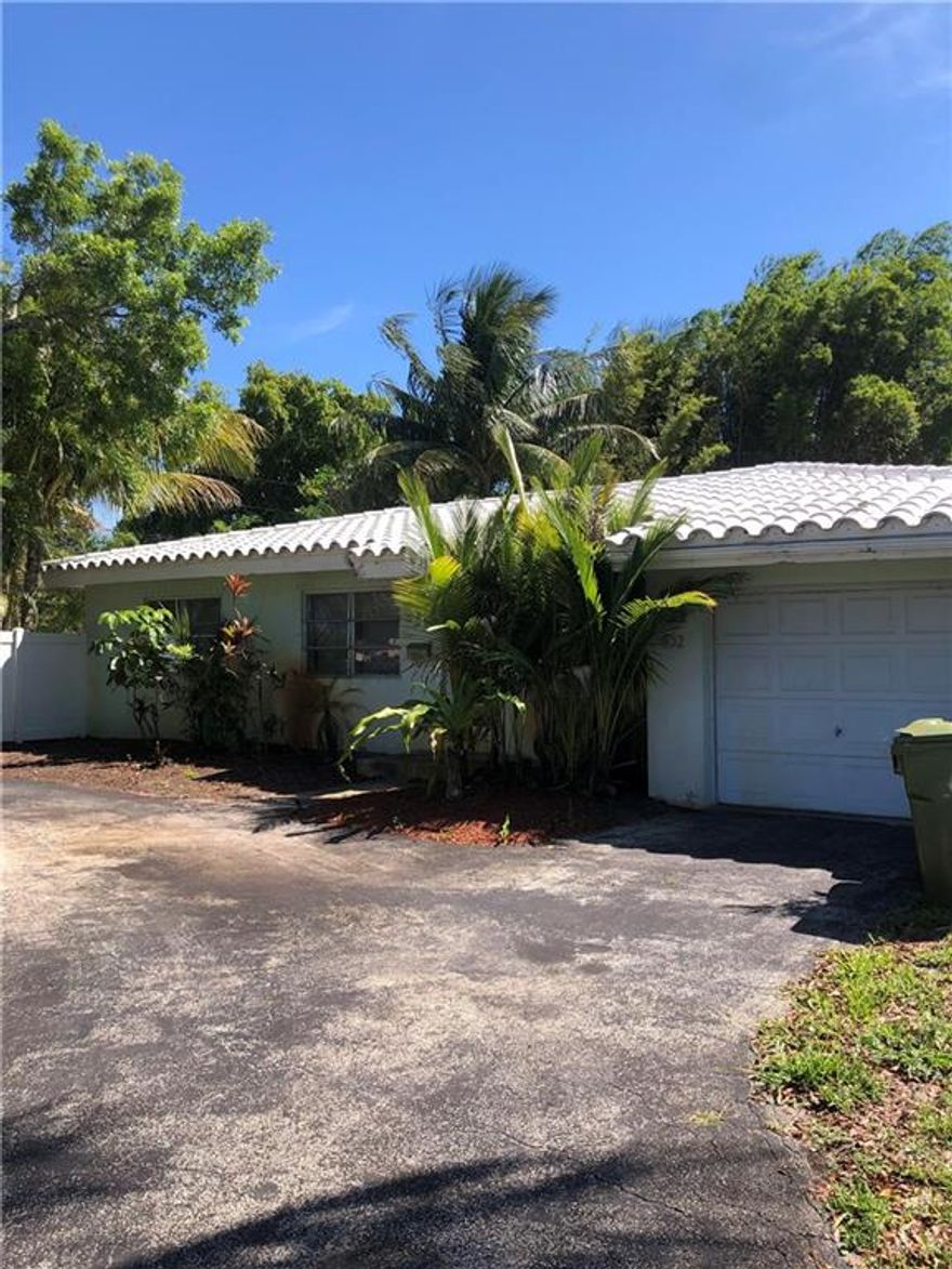 KEYWEST STYLE SPACIOUS 3 BEDROOM, 2 BATH HOME. ONE CAR GARAGE. CORNER LOT. SALT WATER POOL. OPEN KITCHEN LAYOUT. LARGE BACKYARD. TILE ROOF. NEW AC AIR HANDLER AND EXTERIOR CONDENSER-SEPTEMBER 2020. BAMBOO TREES, PALM TRESS, COCONUT TREES.