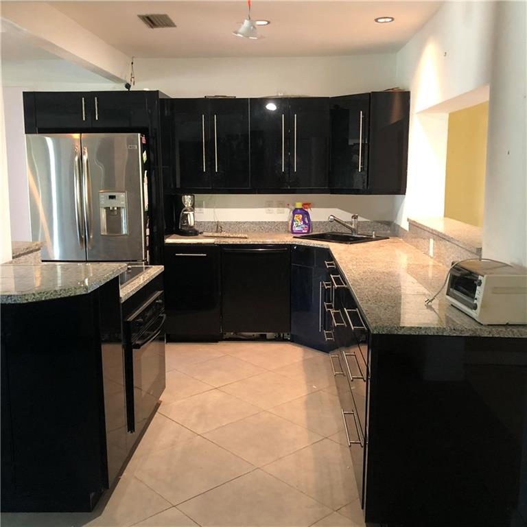 Lauderdale Park 6-33 1/2 - Residential