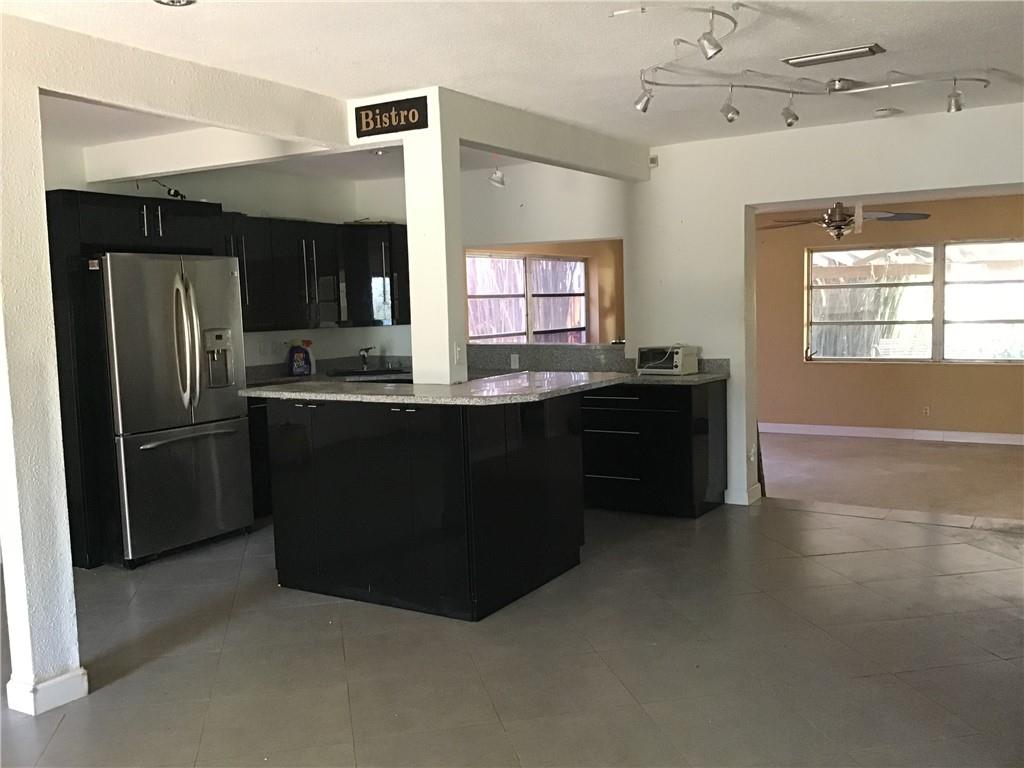 Lauderdale Park 6-33 1/2 - Residential