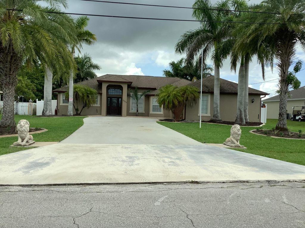 Photo of 5828 NW Dana Circle, Port Saint Lucie, FL 34986 (MLS # B26010905)