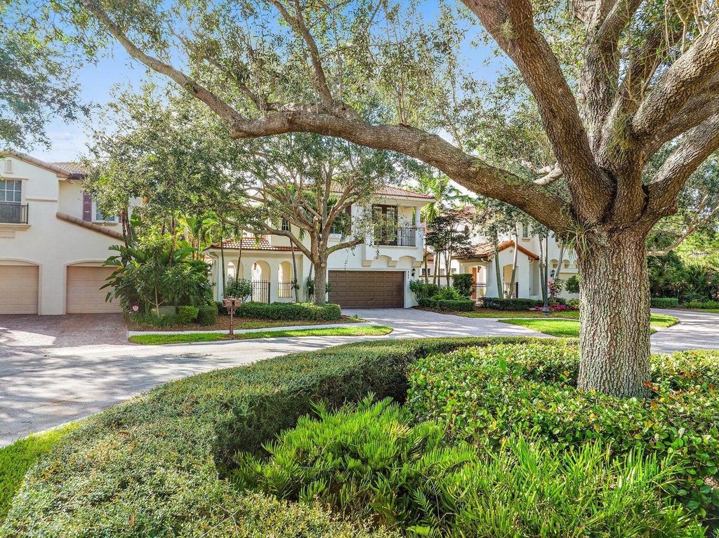 Photo of 885 Taft Court, Palm Beach Gardens, FL 33418 (MLS # R11110846)