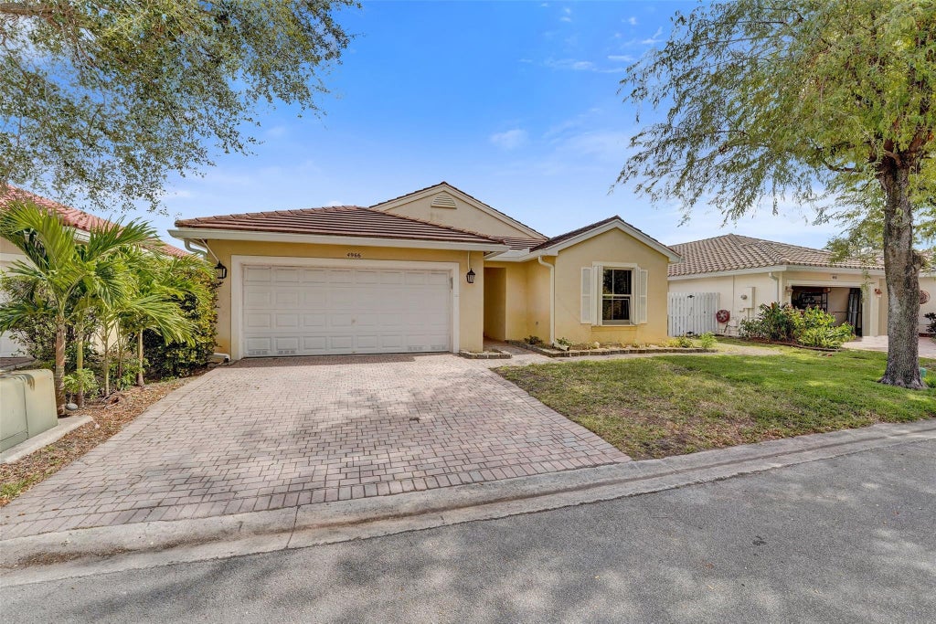 Photo of 4966 SW 33rd Terrace, Hollywood, FL 33312 (MLS # F10548235)