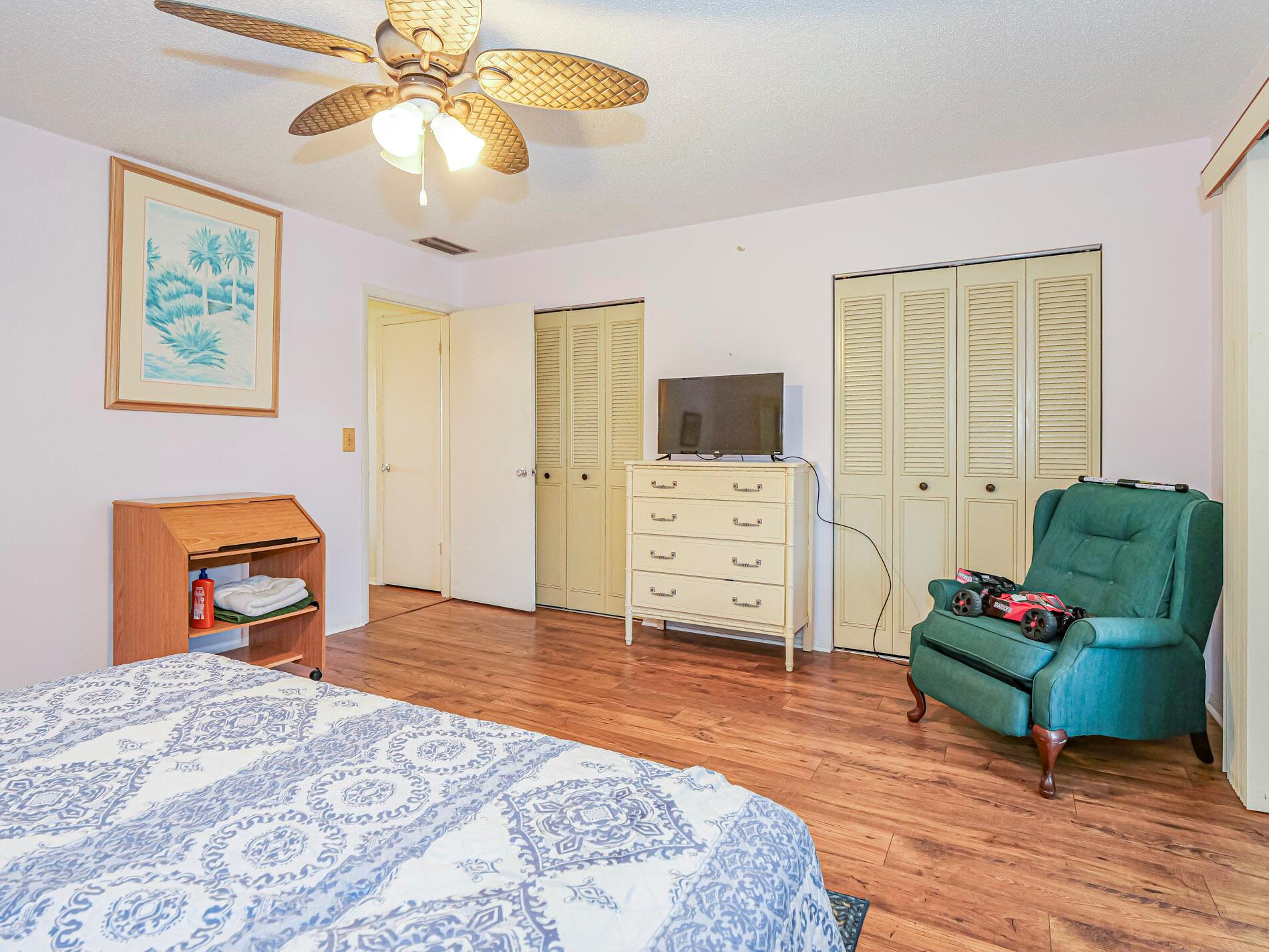 VISTA ROYALE - Residential