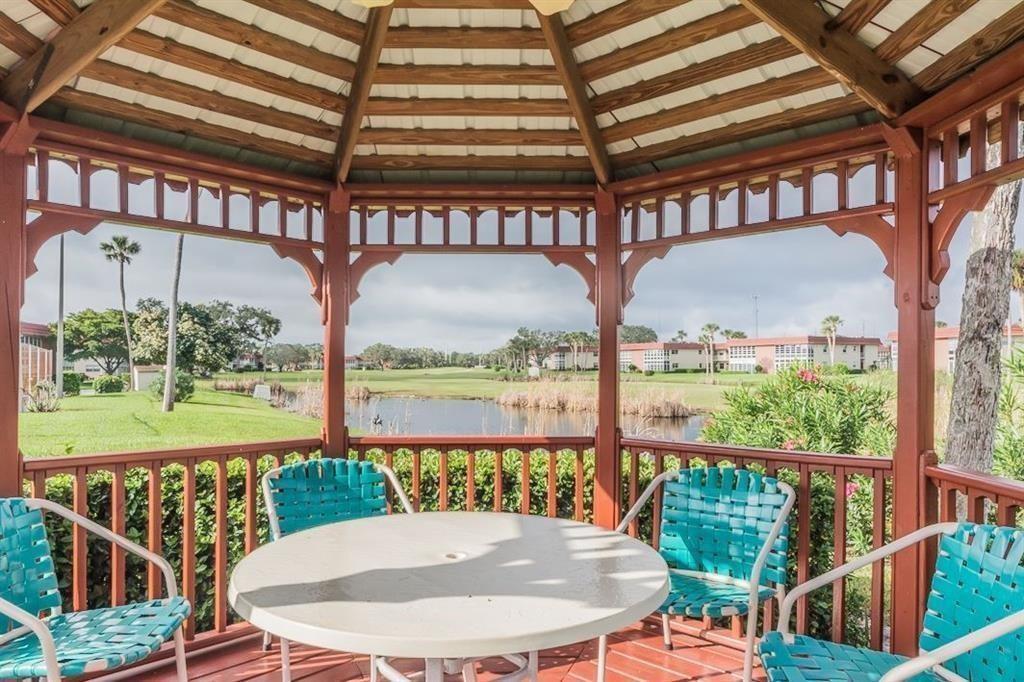 VISTA ROYALE - Residential