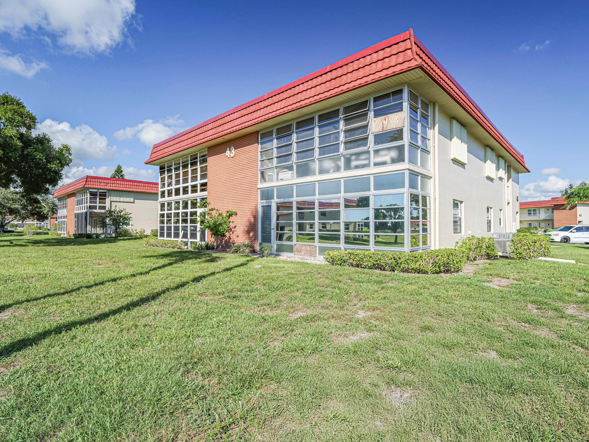 VISTA ROYALE - Residential