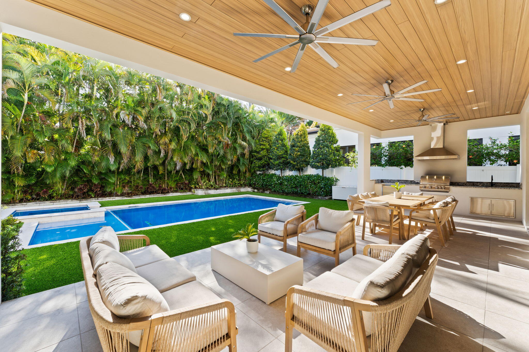 RIO VISTA ISLES - Residential