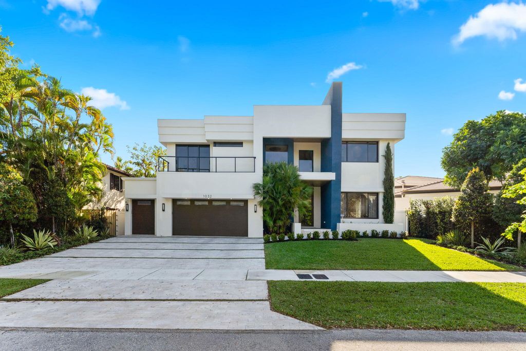 Photo of 1032 SE 12th Way, Fort Lauderdale, FL 33316 (MLS # B26005866)