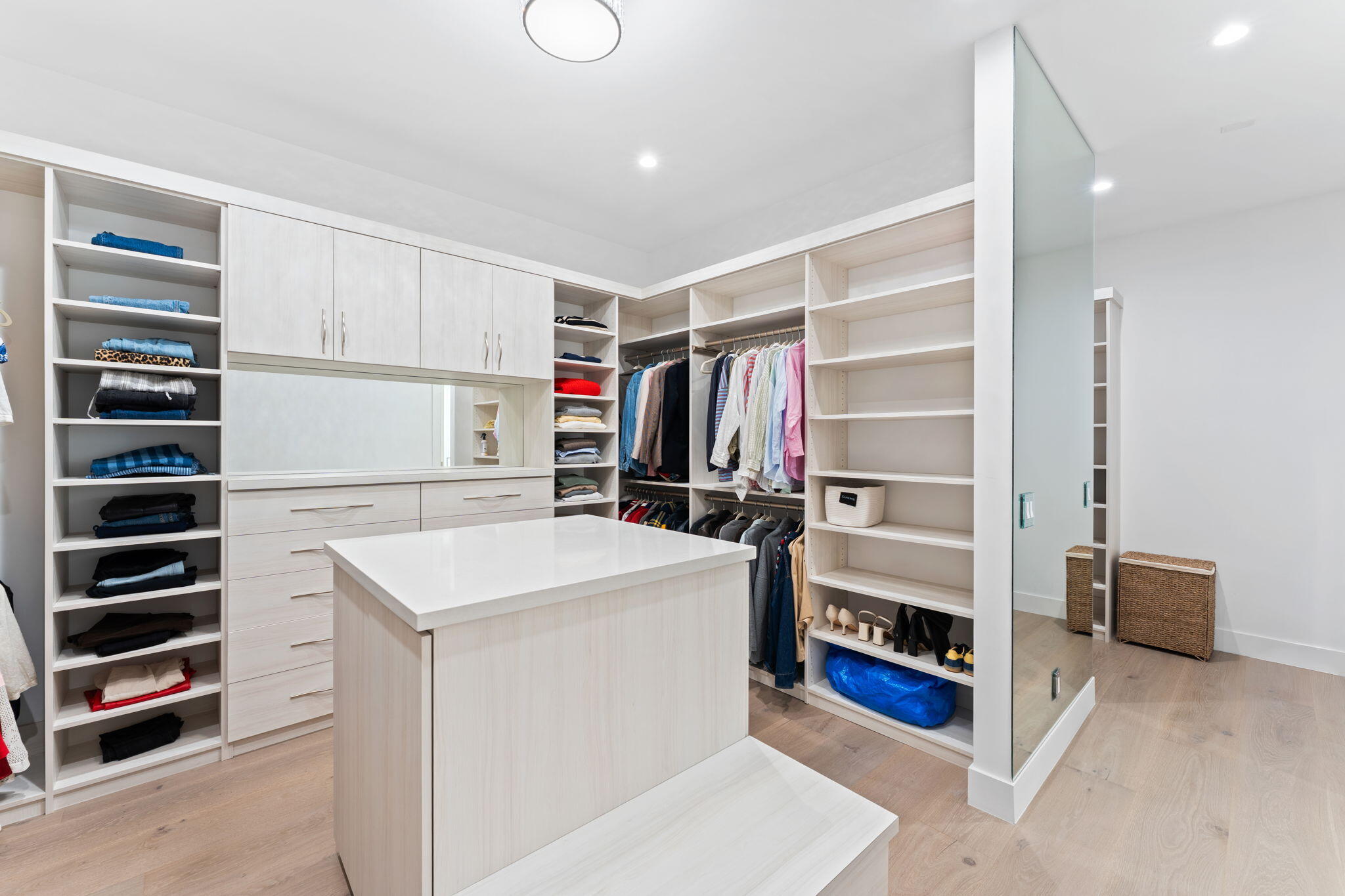 RIO VISTA ISLES - Residential