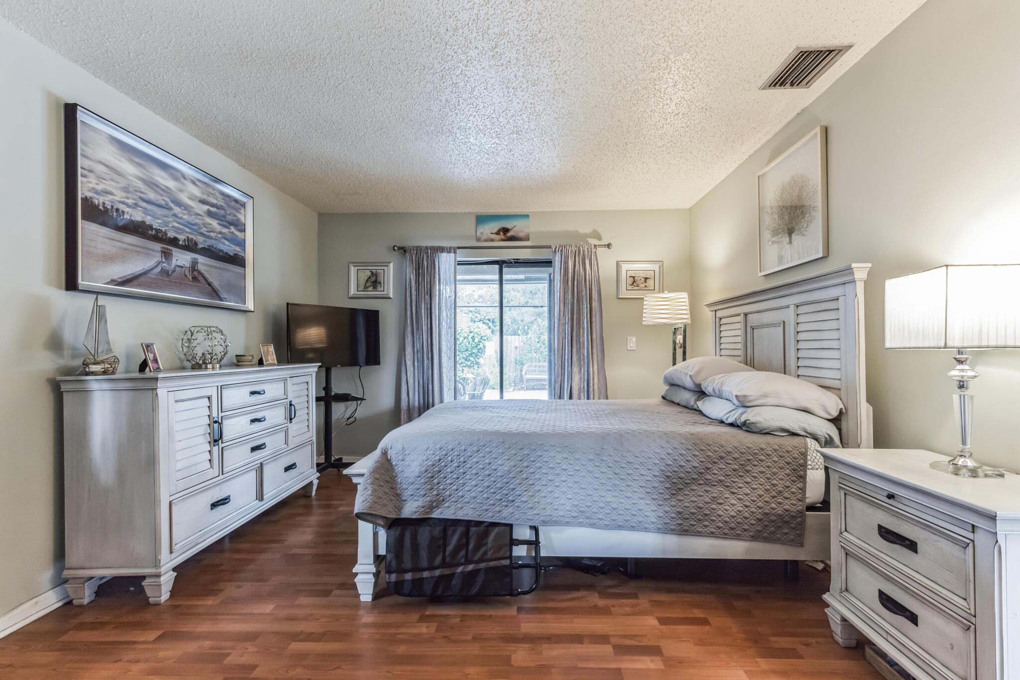 FLORIDA GARDENS 4 - Residential