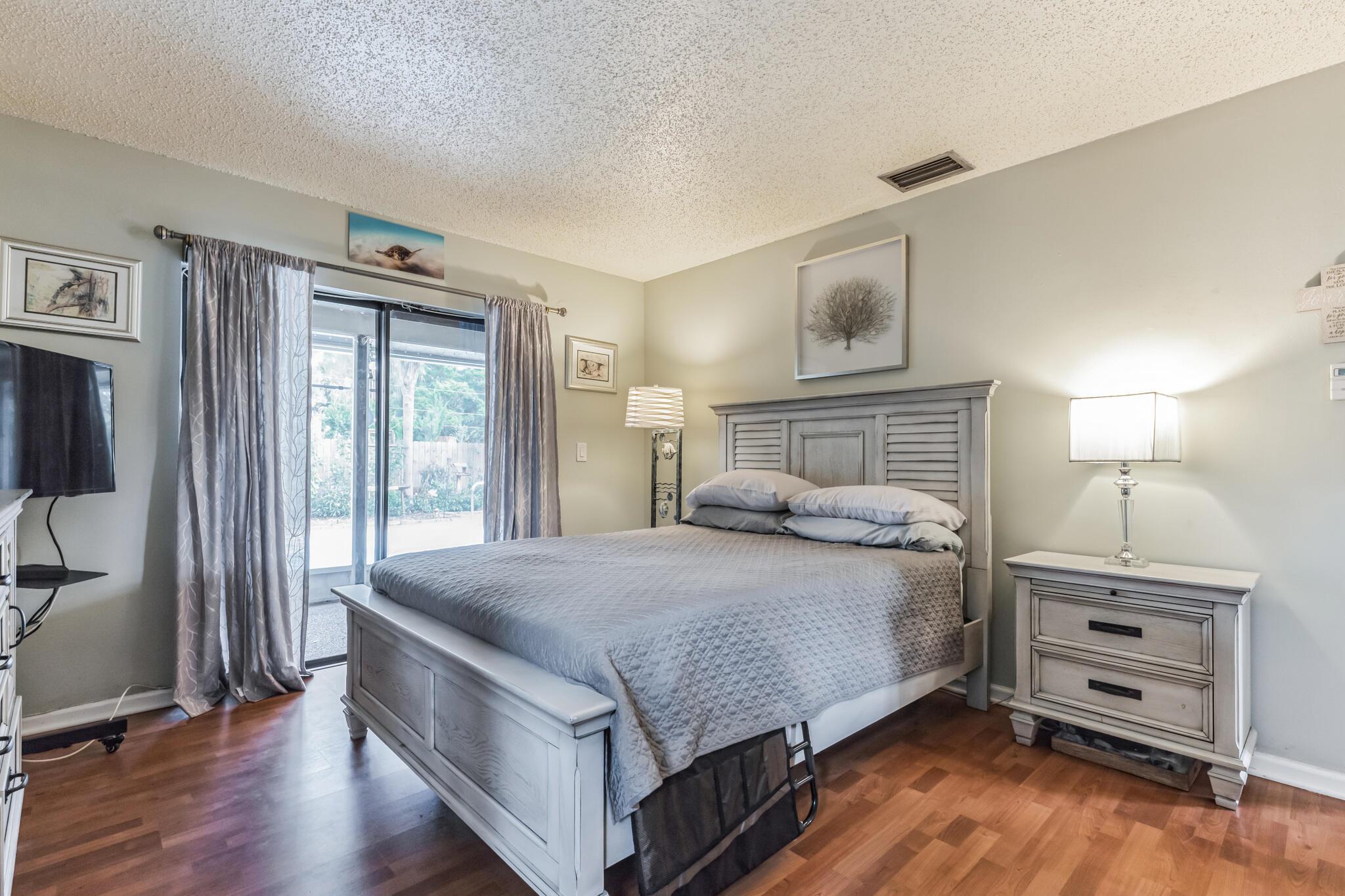 FLORIDA GARDENS 4 - Residential