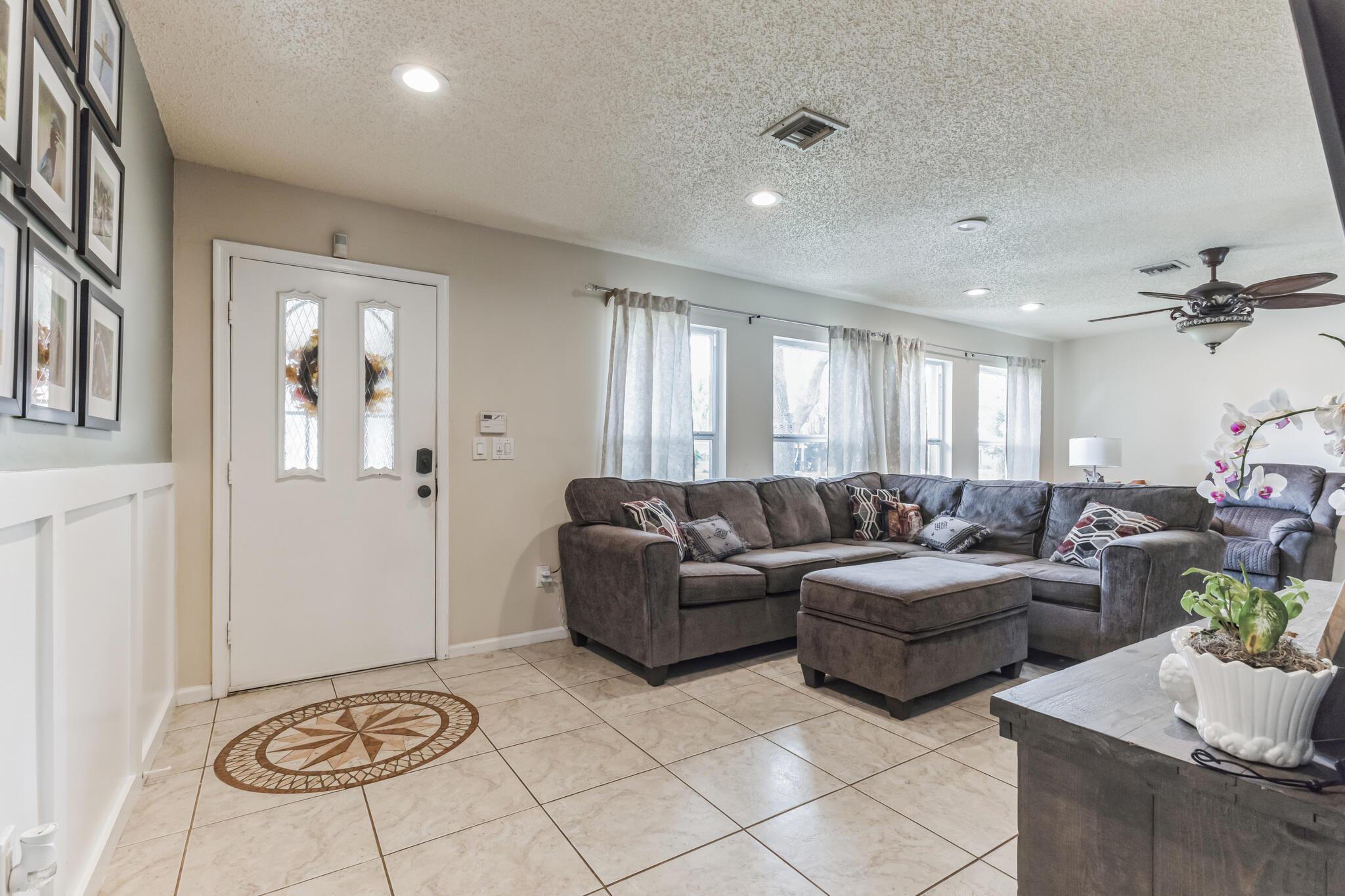 FLORIDA GARDENS 4 - Residential