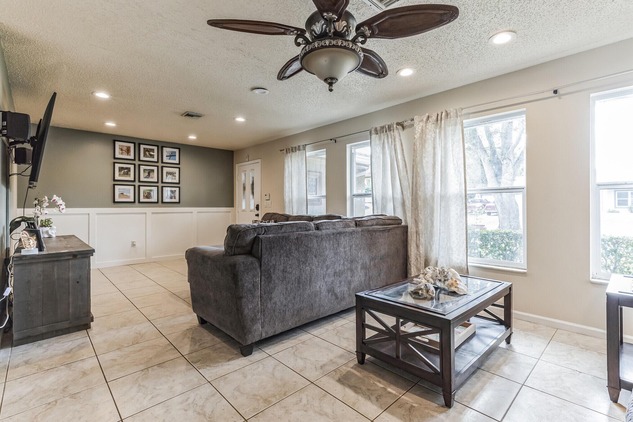 FLORIDA GARDENS 4 - Residential