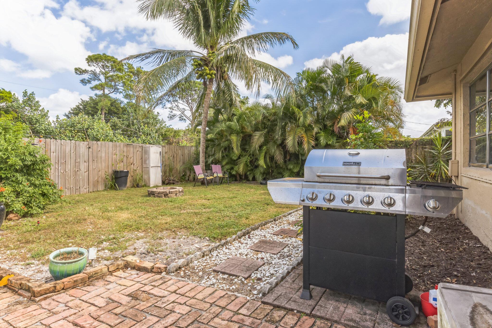 FLORIDA GARDENS 4 - Residential