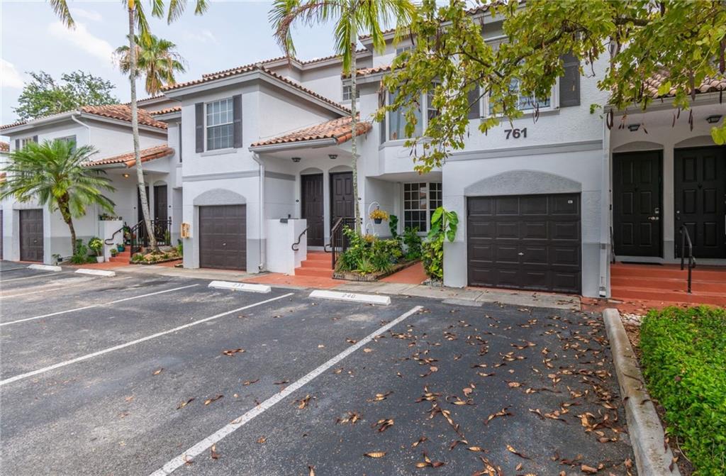 VILLAS DE TUSCANY CONDO - Residential Lease