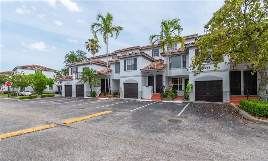 VILLAS DE TUSCANY CONDO - Residential Lease