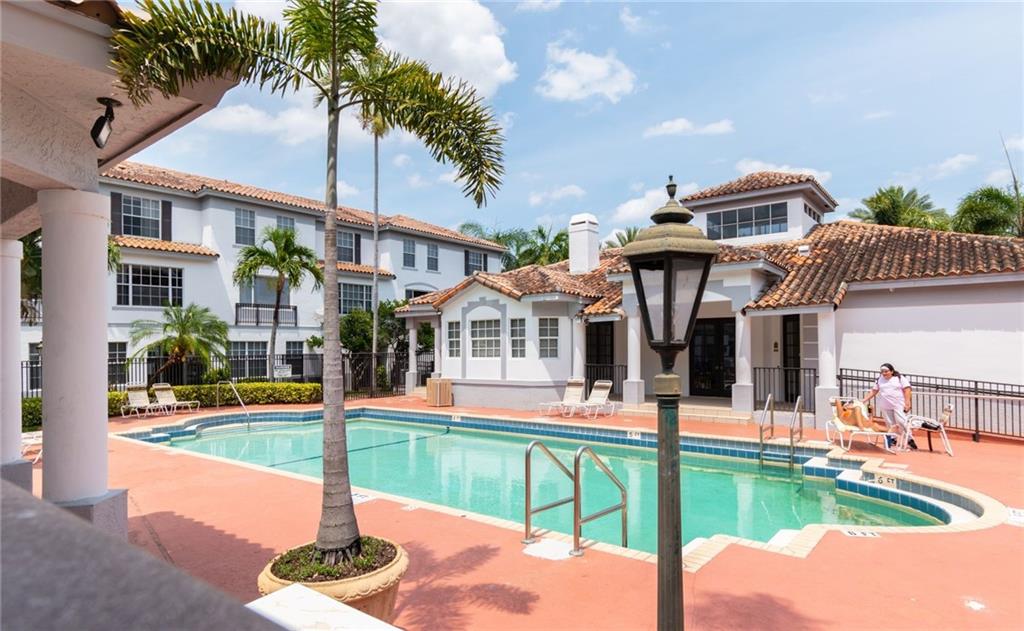 VILLAS DE TUSCANY CONDO - Residential Lease