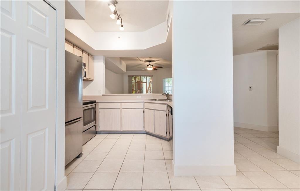 VILLAS DE TUSCANY CONDO - Residential Lease