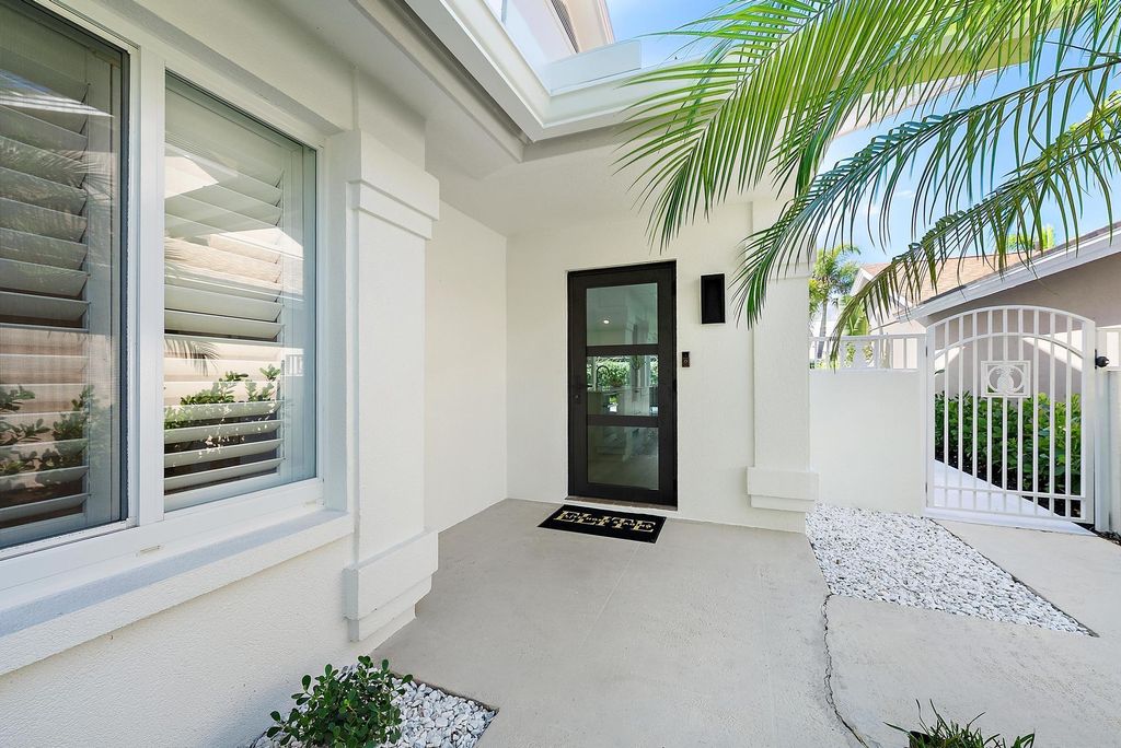 Photo of 418 River Edge Road, Jupiter, FL 33477 (MLS # R11136293)