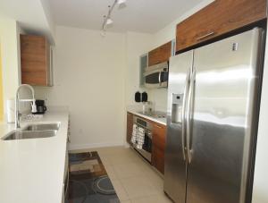 CITY PALMS CONDO - Residential Lease