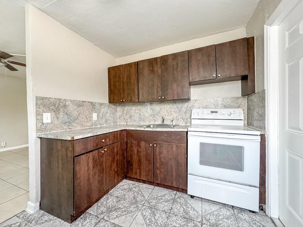 FRESHWATER ADD TO WPB - Residential Lease