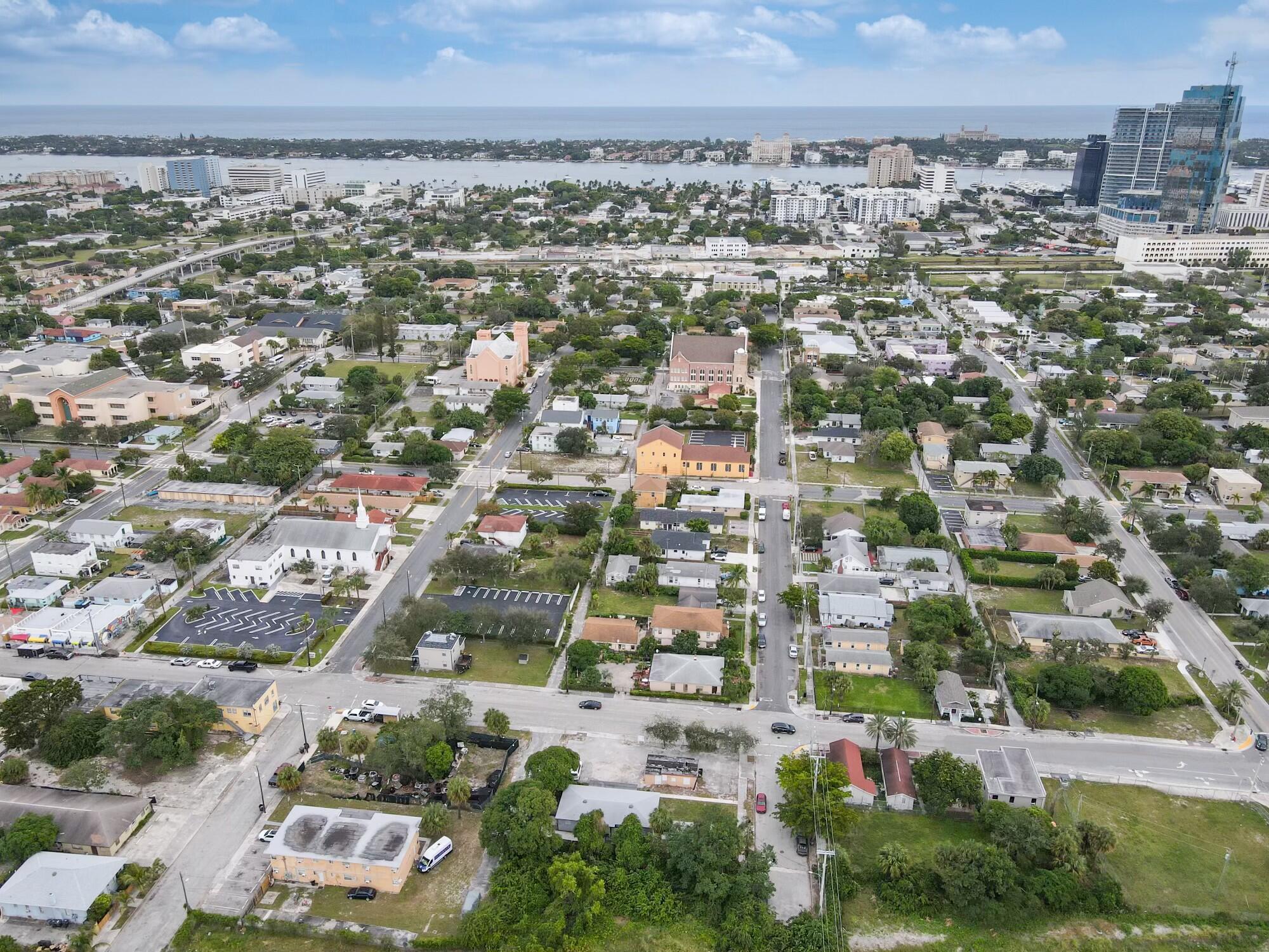 FRESHWATER ADD TO WPB - Residential Lease