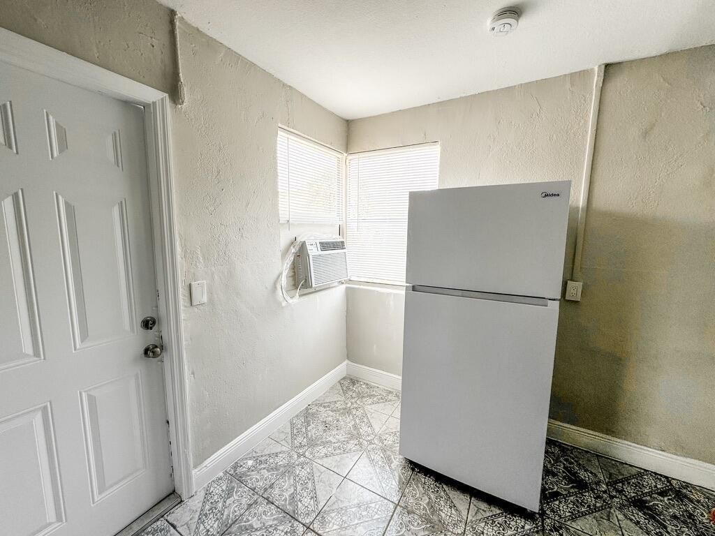 Photo of 1010 9th Street, West Palm Beach, FL 33401 (MLS # B26003131)