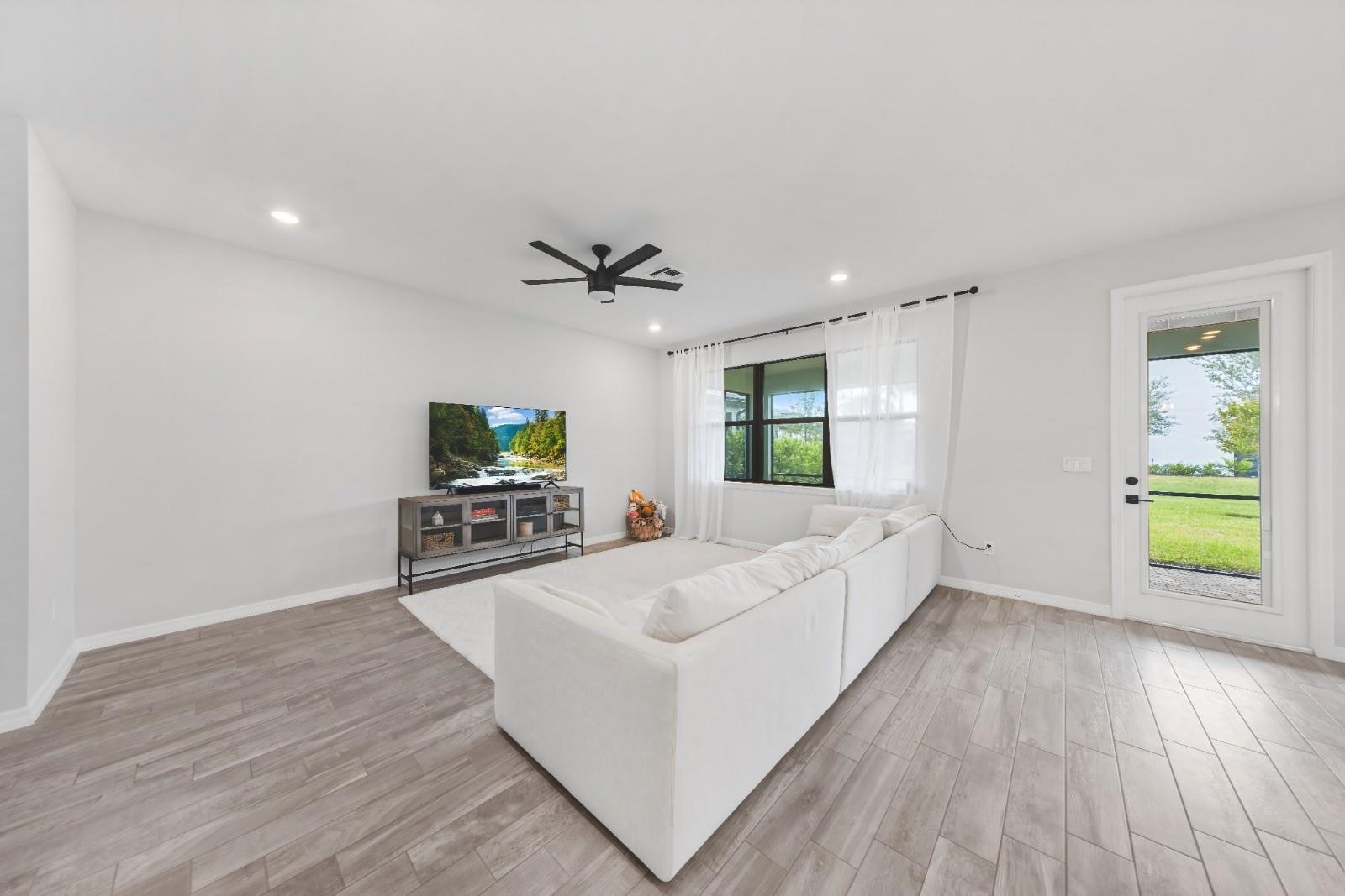 2624 Primrose Pl