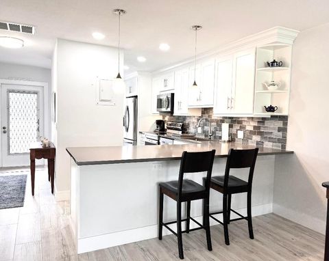 1360 NW 19th Terrace 202 Delray Beach FL 33445