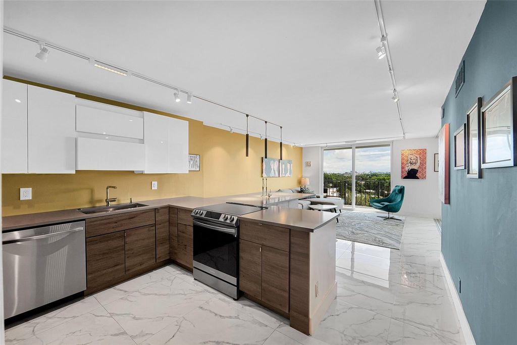 Photo of 1800 N Andrews Avenue #7B, Fort Lauderdale, FL 33311 (MLS # F10530529)