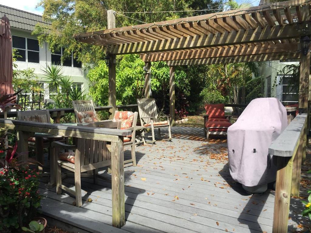 COLONNADES CONDOMINIUM #7 - Residential